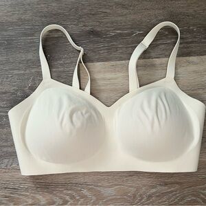 Athleta Seamless Cream Bra